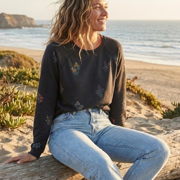 Marine Layer Tops - Marine Layer Floral Crewneck Sweatshirt Women’s Small Black Tencel Modal Soft